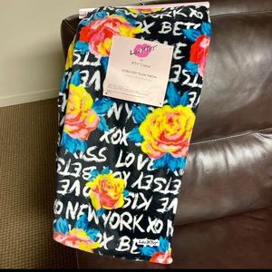 Luv Betsey By Betsey Johnson 
Super soft plush throw blanket
